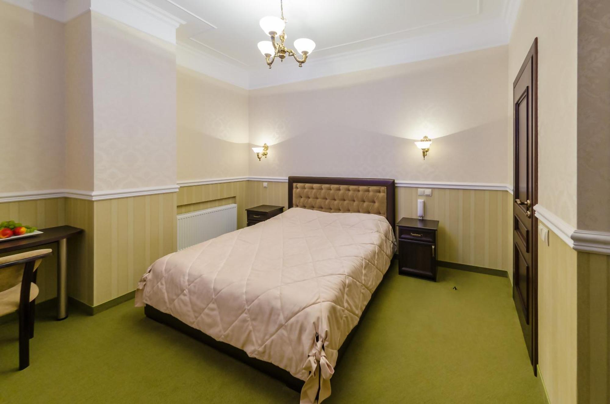 Franz Hotel Ivano-Frankivsk Buitenkant foto