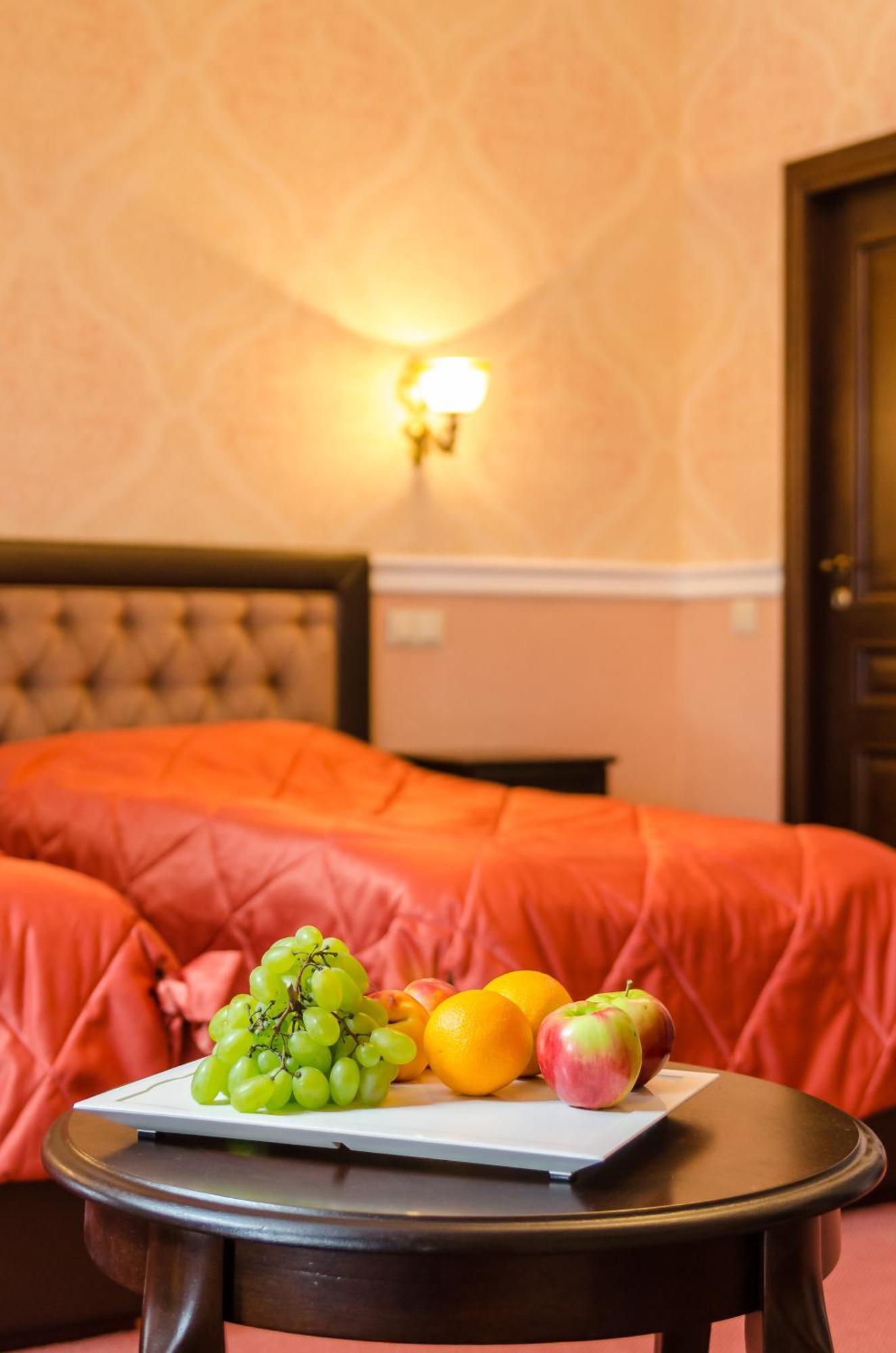 Franz Hotel Ivano-Frankivsk Buitenkant foto