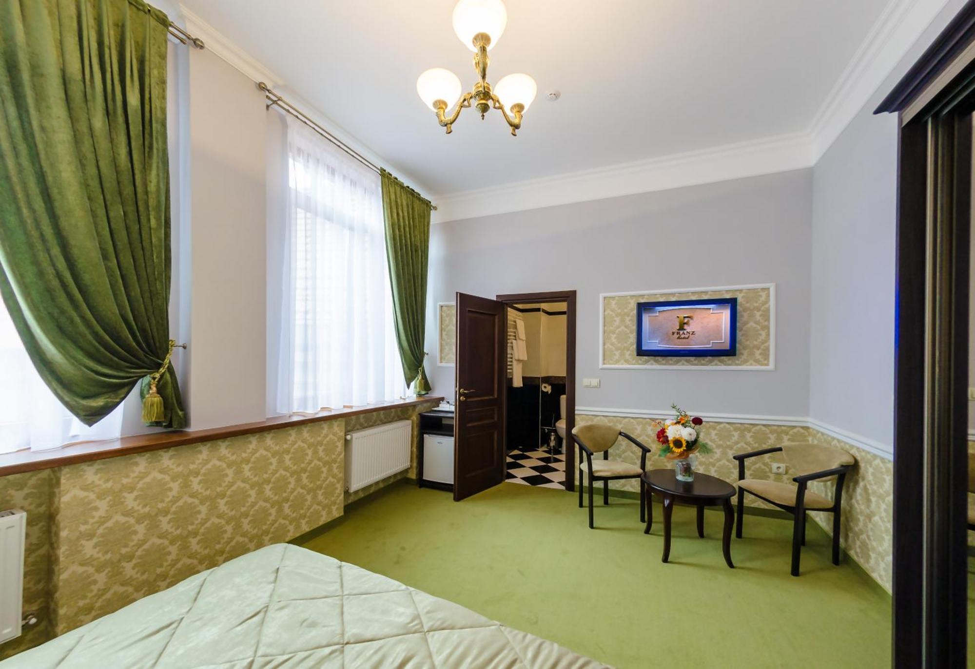 Franz Hotel Ivano-Frankivsk Buitenkant foto