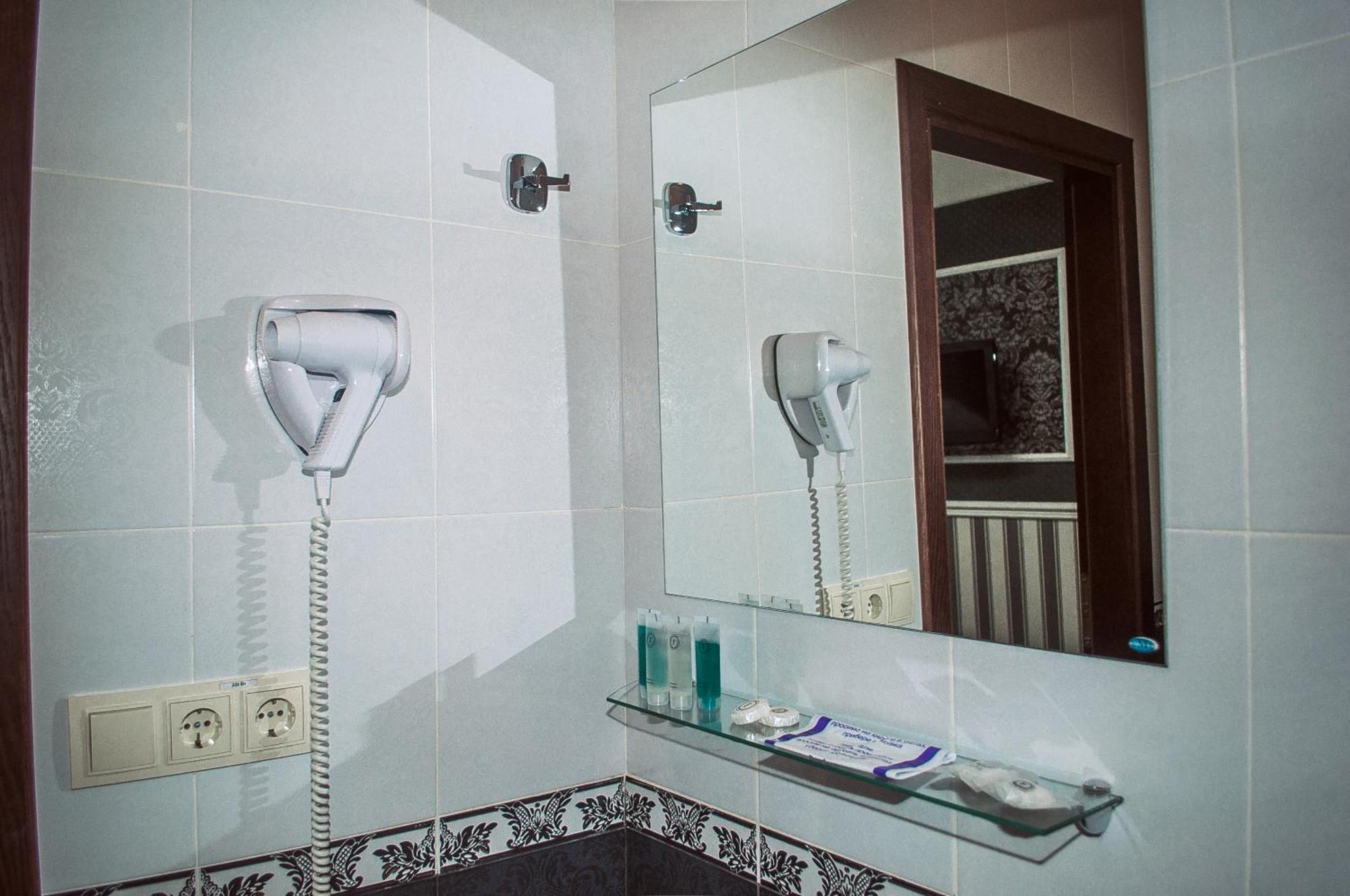 Franz Hotel Ivano-Frankivsk Buitenkant foto