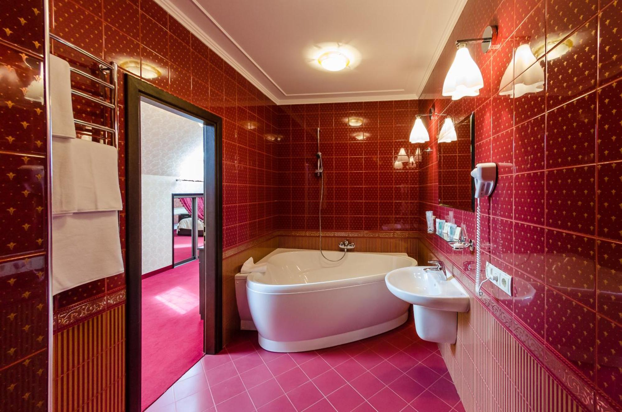 Franz Hotel Ivano-Frankivsk Buitenkant foto
